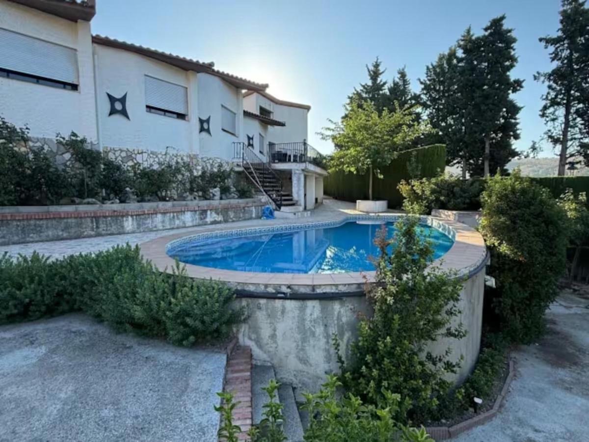 Villa Rural con Piscina y Terraza con Vistas a la Sierra - Chambres d'hôtes Alfacar