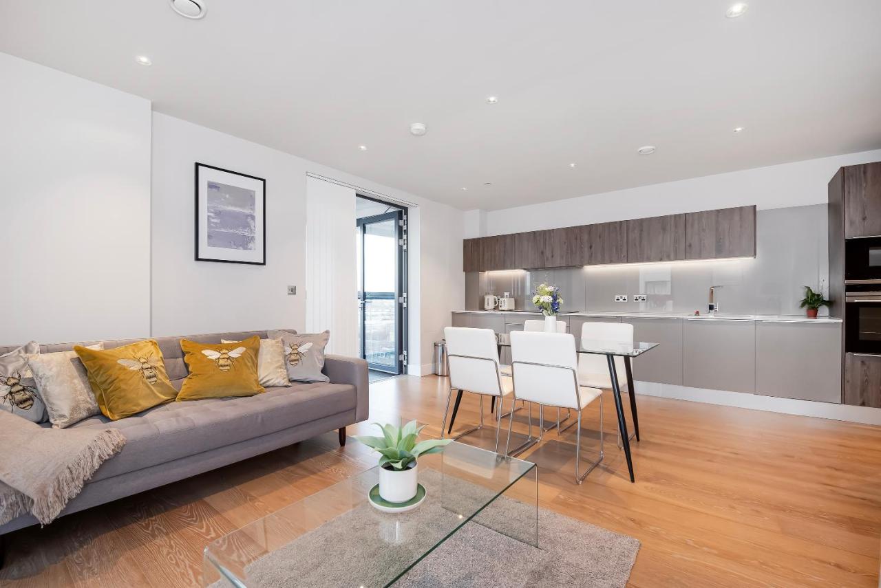 Spacious 2 Bed Battersea - B&B London