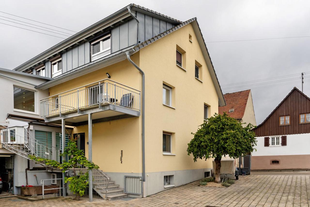 Fewo unter der Kirche - B&B Broggingen