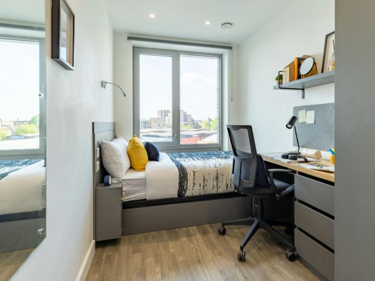 Single Room with Private Bathroom