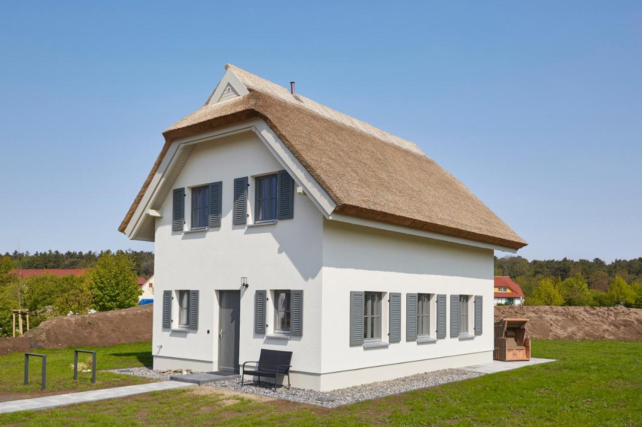 Reetland am Meer - Ihre Superior Reetdachvilla E28 - Zwei Schlafzimmer, Kamin & pure Wohlfühlatmosphäre - B&B Dranske