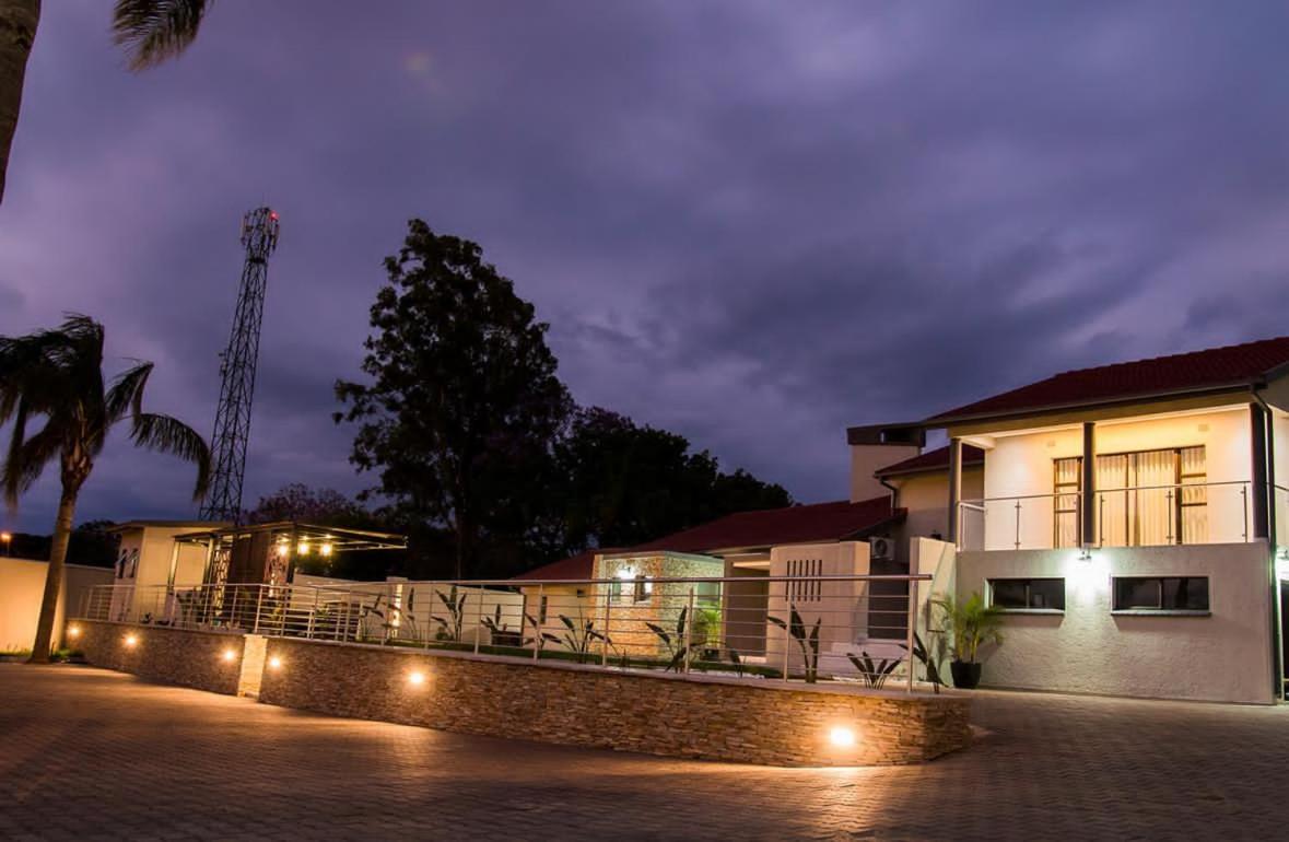 Simphiwe Guesthouse - B&B Manzini