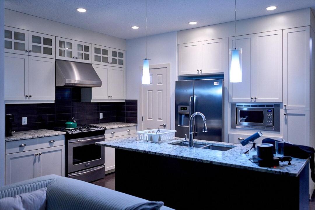 Evanston House - B&B Calgary