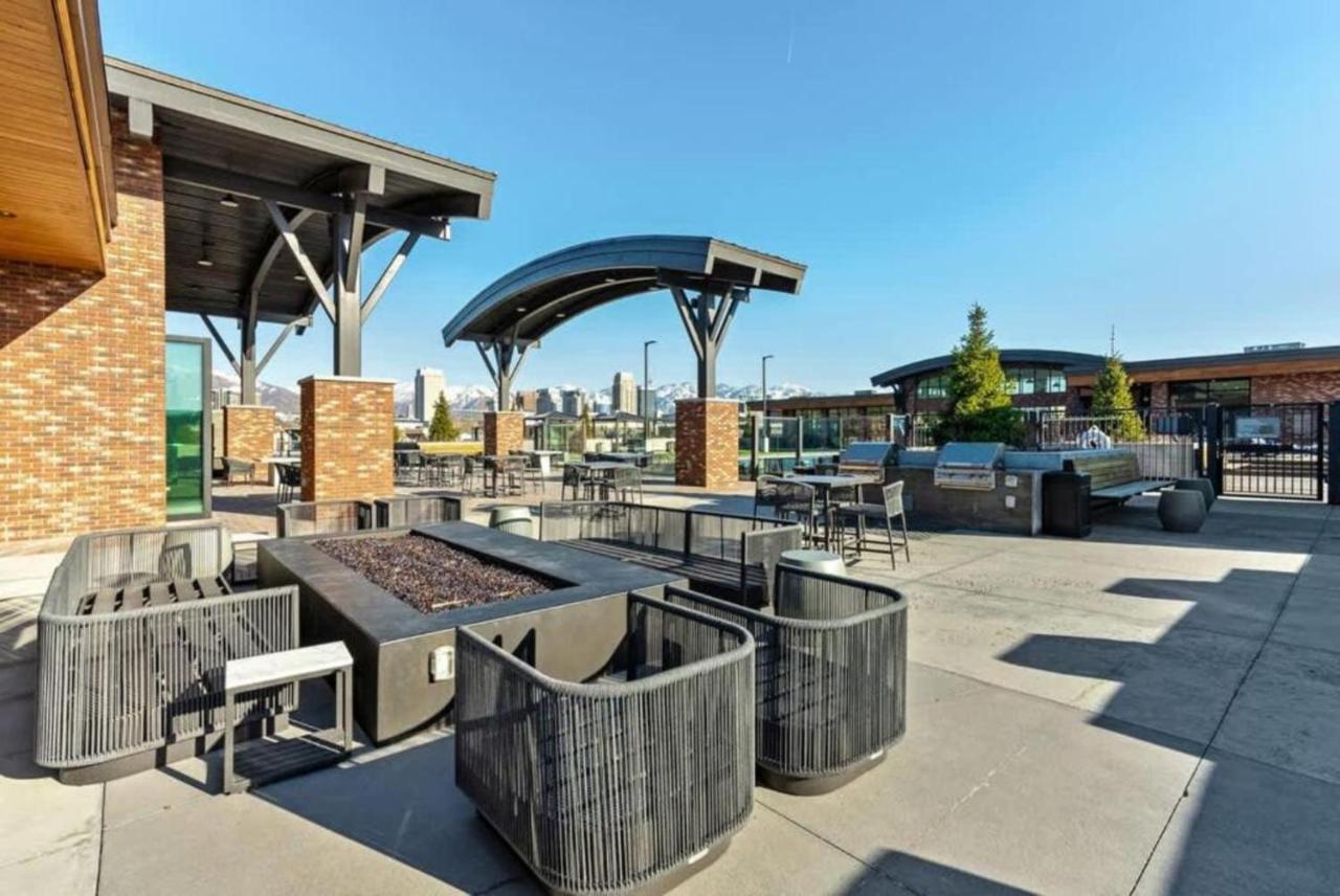 1min Delta - Salt Palace - King Bed - Gym - Parking - Bed and Breakfast Salt Lake City