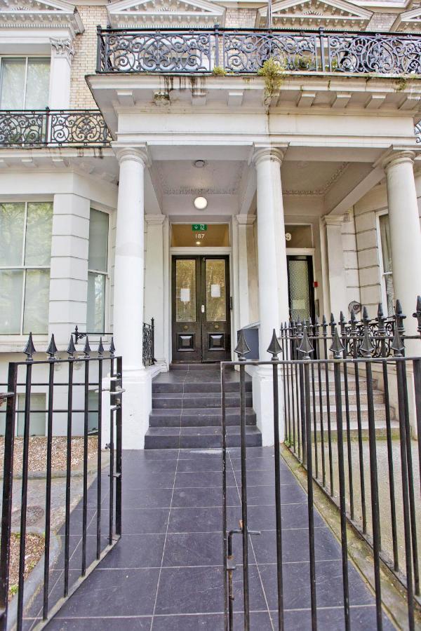 Sumptuous 1BR Duplex - B&B London
