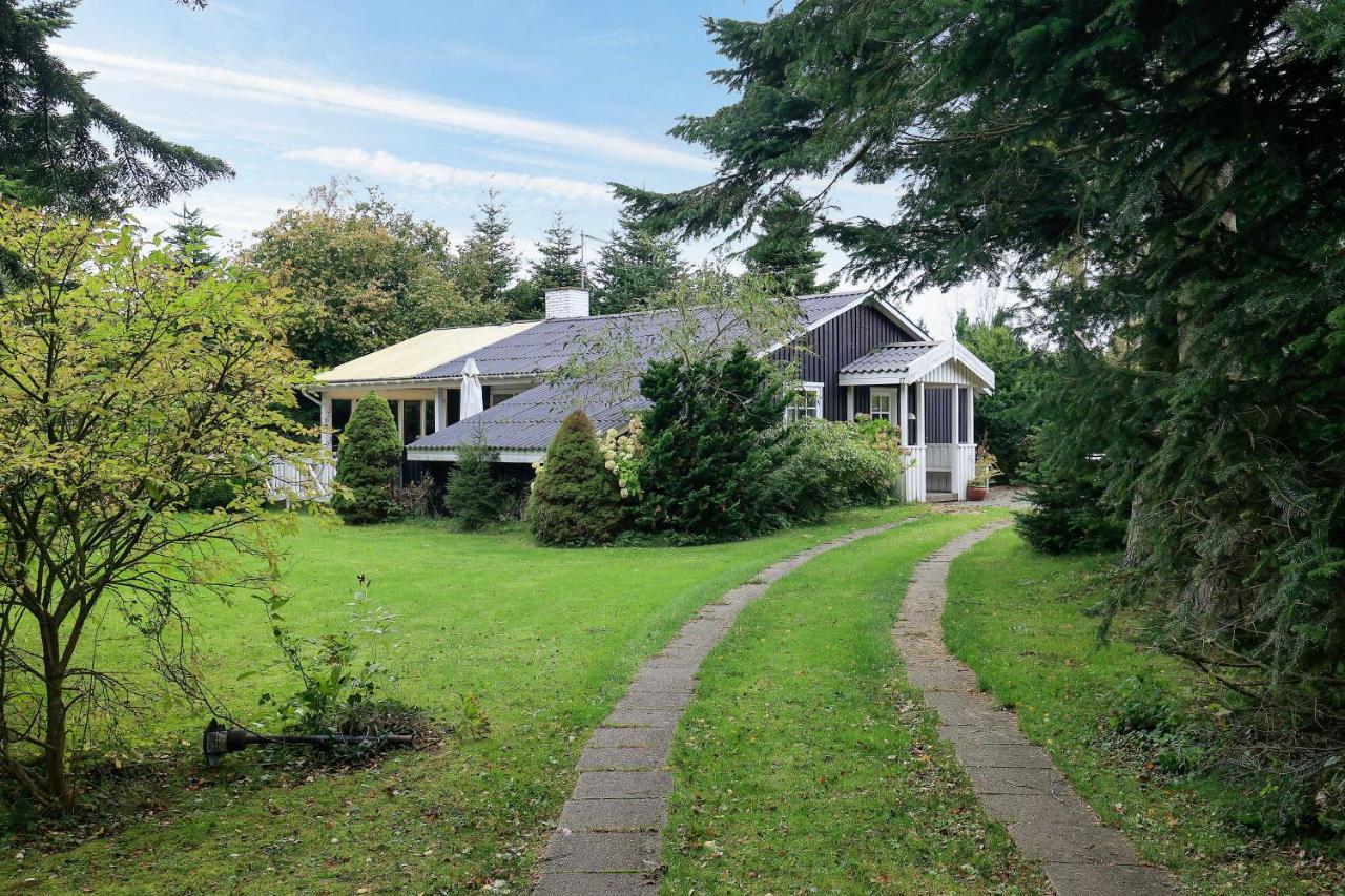 Holiday Home With Wildlife Near Marielyst Beach - Chambres d'hôtes Marielyst