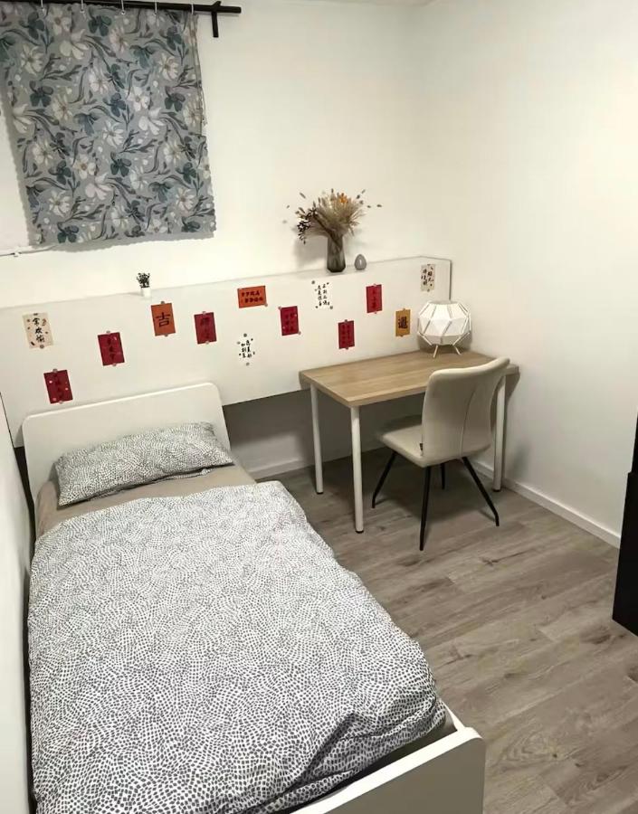 Simple Room close to city center - B&B Stoccarda