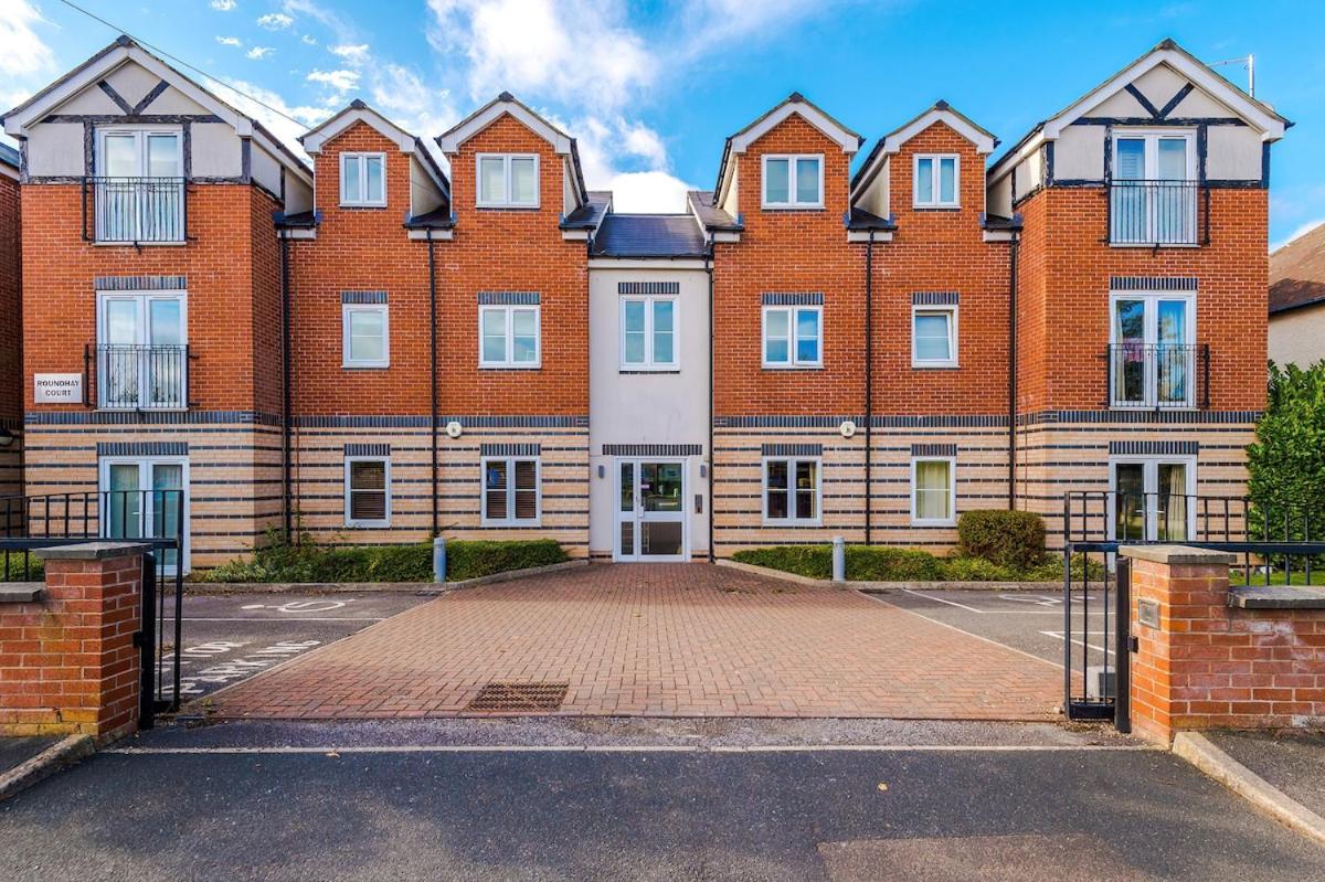 2 bed, 2 bath apartment in Roundhay - B&B Moortown