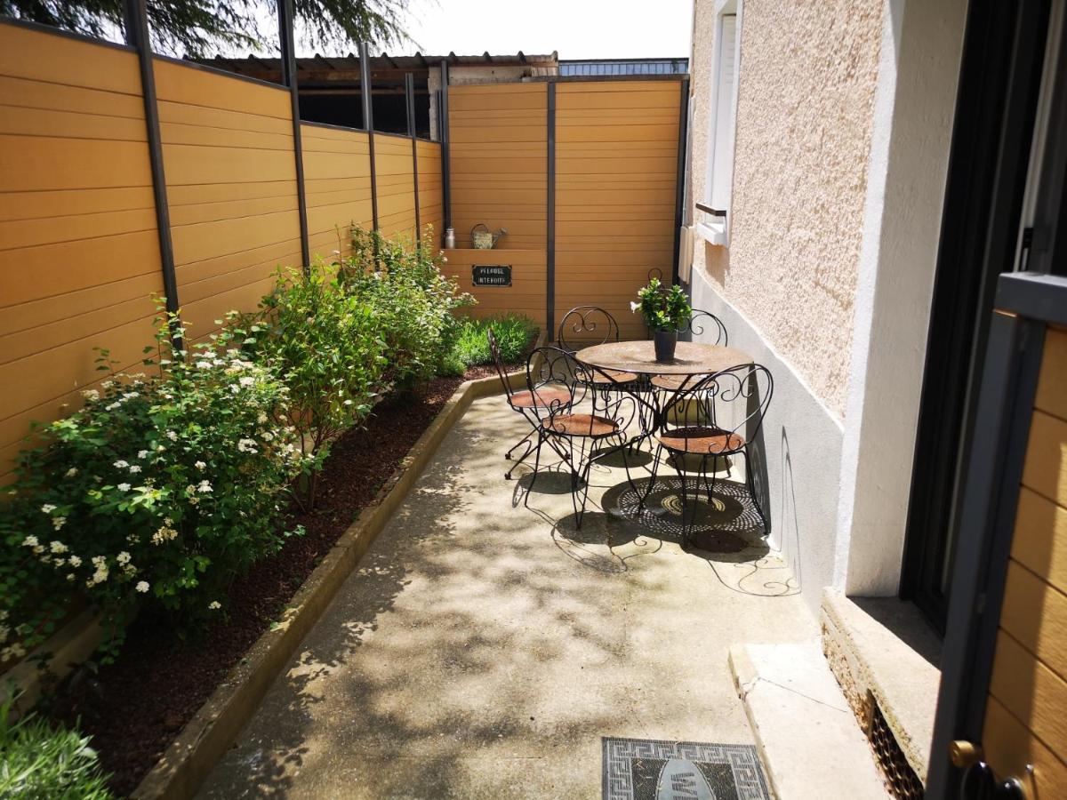 Bleautiful "Aliénor" Charmant appartement avec terrasse - B&B Fontainebleau