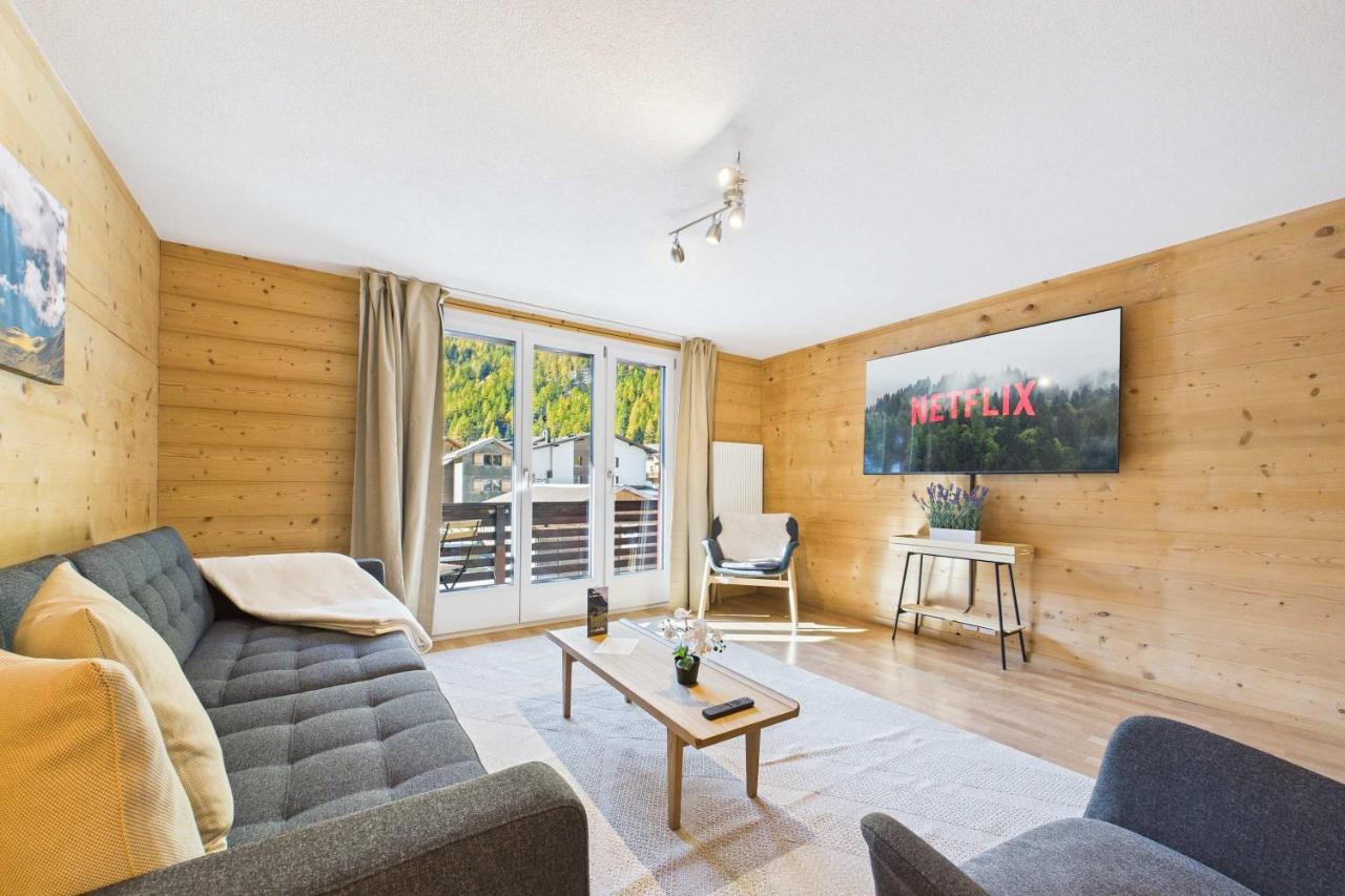 Family-friendly apartment with mountain views - B&B Saas-Grund