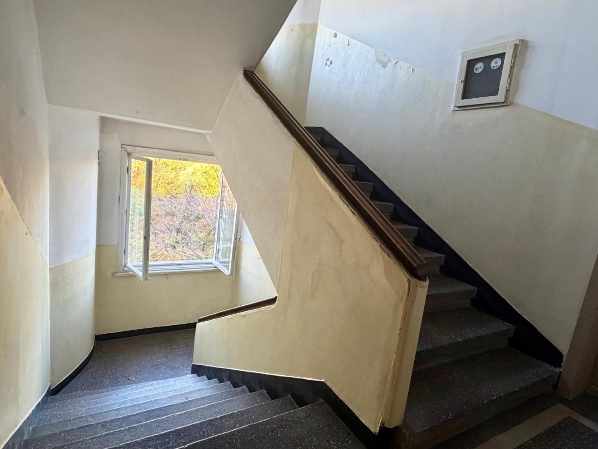 Prime Center - 1BDR Apt - Top Floor Next to the National Stadium & Sofia University - B&B Sofia