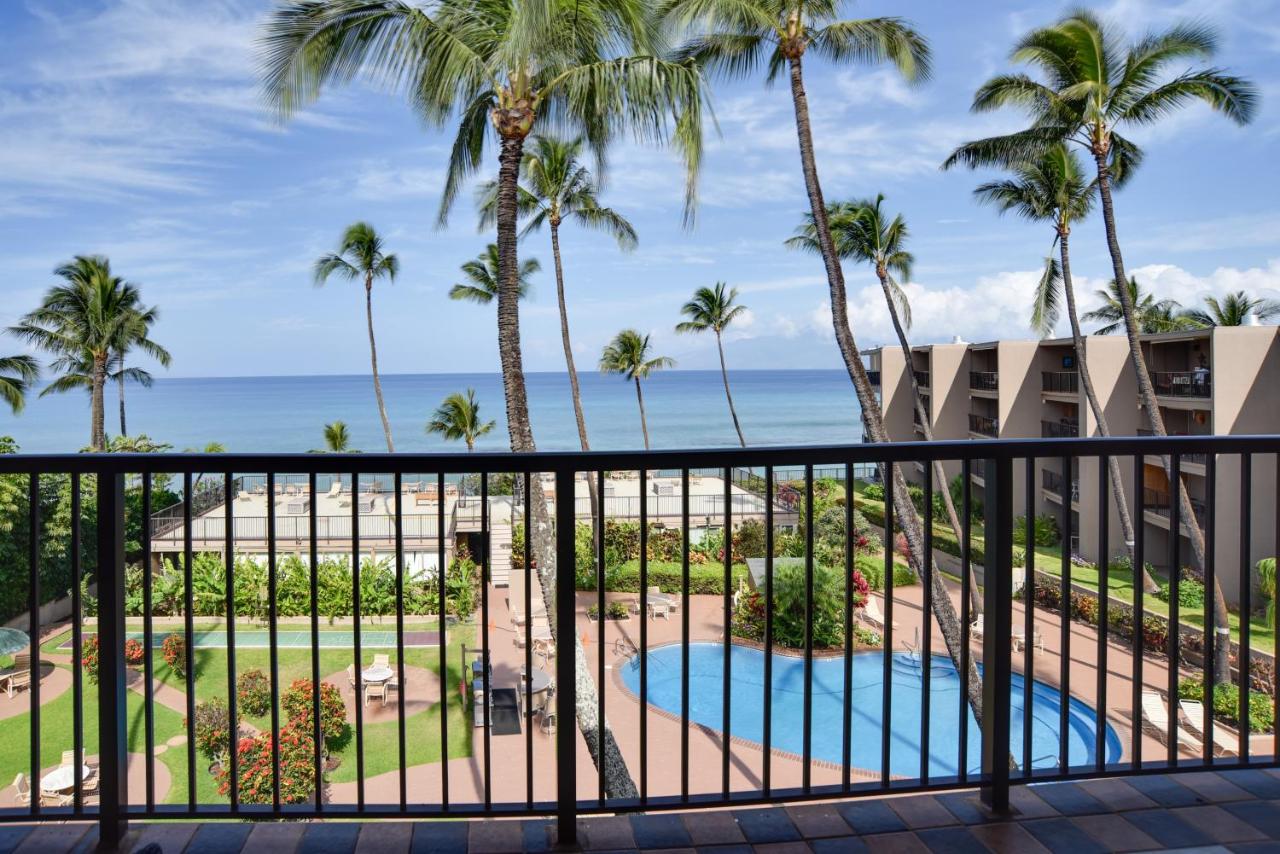 Oceanfront Lahaina Condo with Balcony and Pool Access! - Bed and Breakfast Kahana