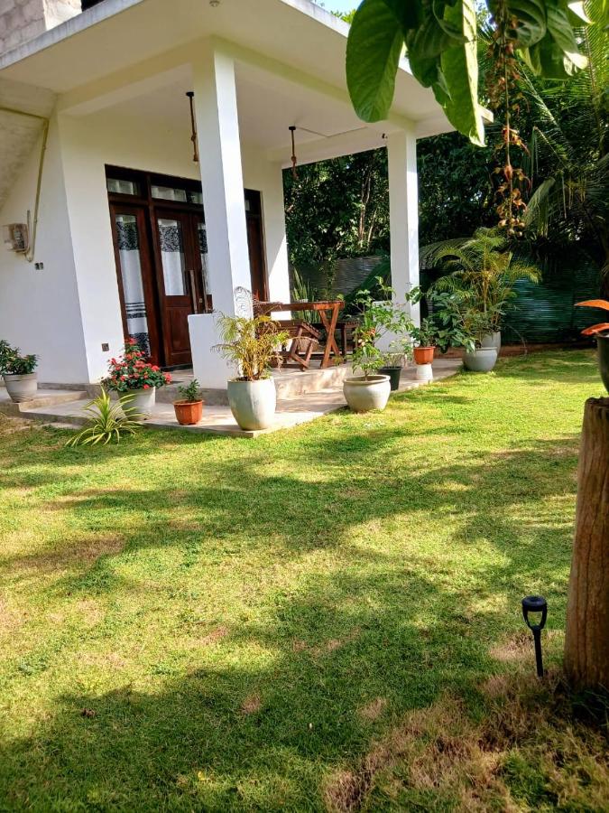 Villa Koratuwa - Bed and Breakfast Ahangama