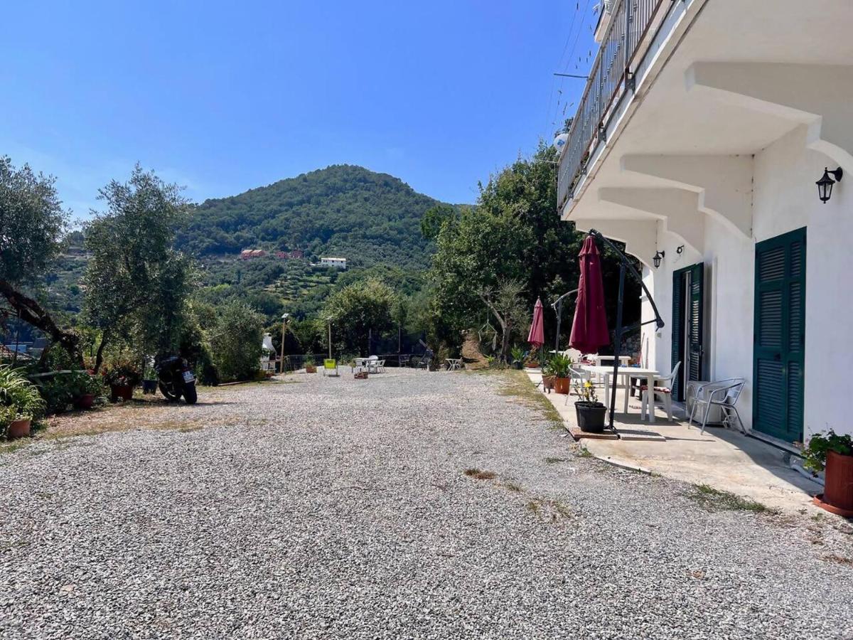 Villa Daria a 2 Km dal mare golfo del Tigullio - B&B Chiavari