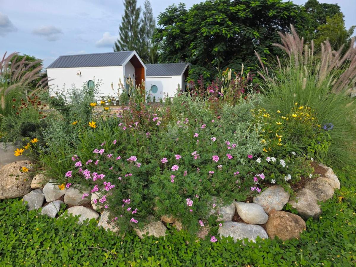 Villa with Garden View