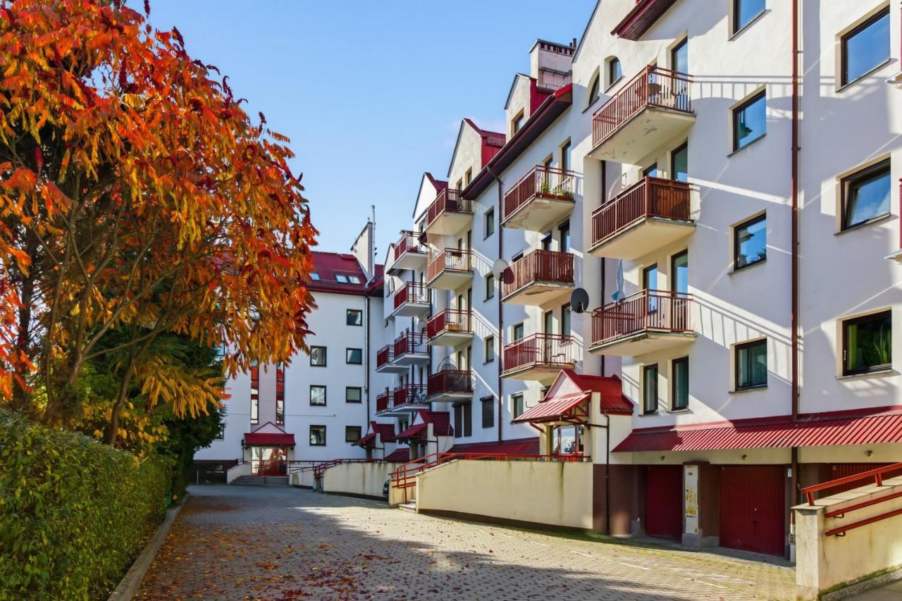 Large and modern apartment with free parking spot - B&B Krakow