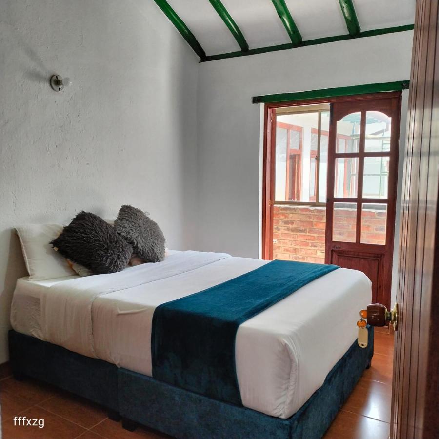 Camera Matrimoniale con Vista Montagna