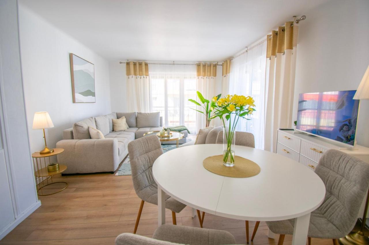 Bright 1Bedroom Apartment, Steps to Juan les Pins Beach - Chambres d’hôtes Antibes