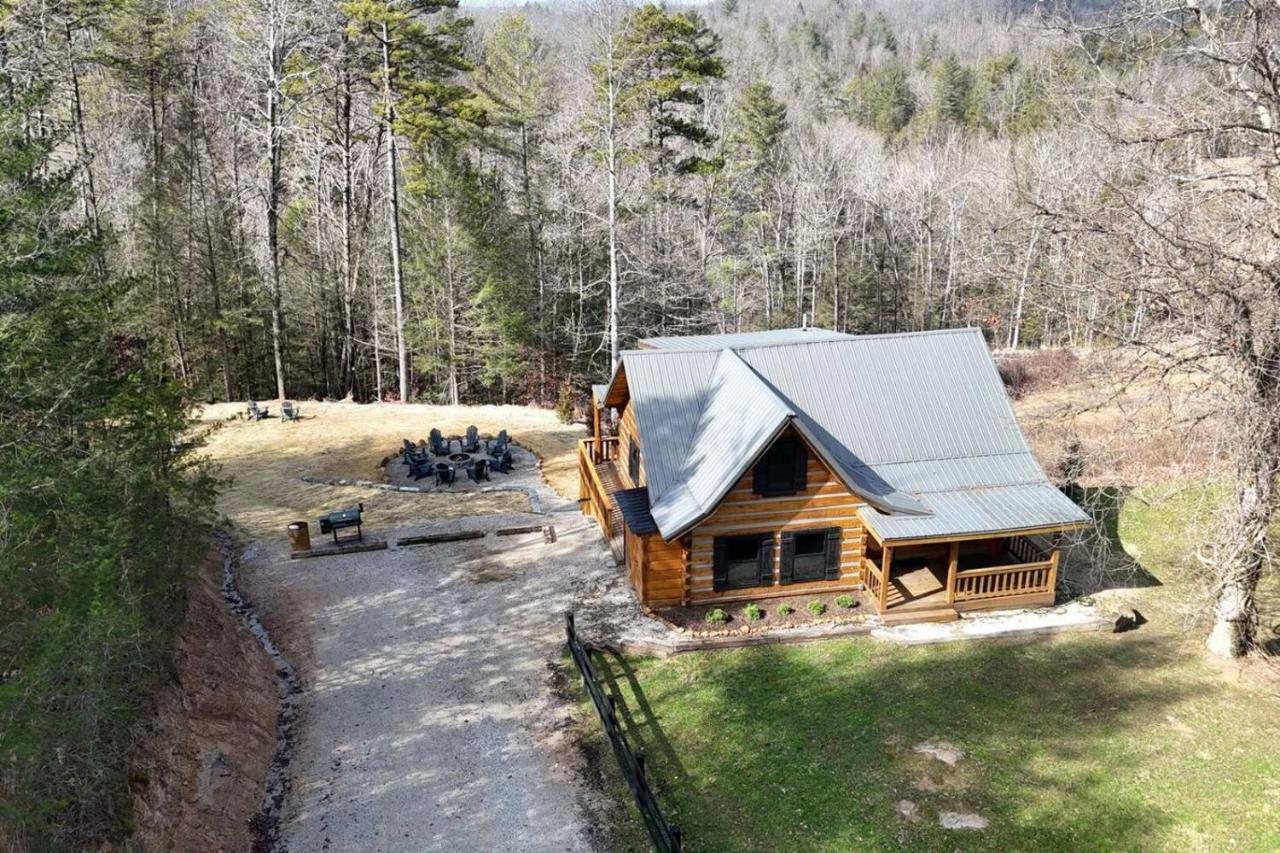 Karaoke Hot Tub 1GB WiFi - The Rock House - LUX - Bed and Breakfast Rogers