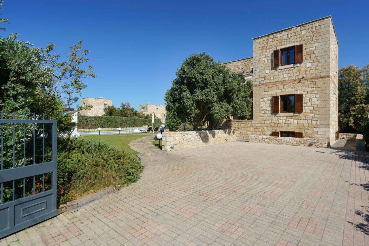 Stone Built Private villa Emerald with pool, 30m to Beach & BBQ! - B&B Rapaniana