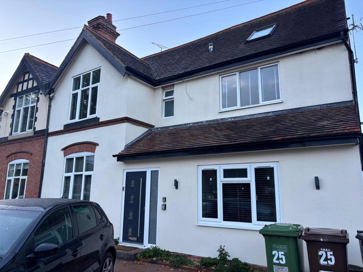 Luxurious 7-Bedroom Home in Solihull, close to NEC & BHX - B&B Solihull