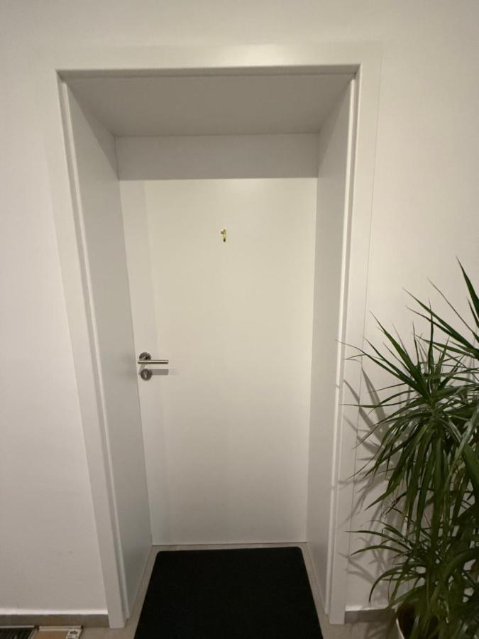 Schönes Zimmer-1 in Stuttgart-Mitte - B&B Stuttgart