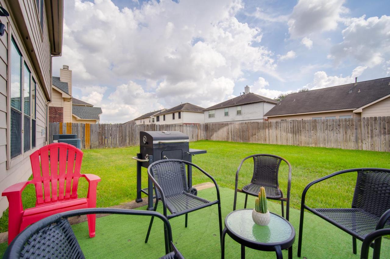 Fabulous & Stylish 4BR w Pool Table and Space to Chill - B&B Houston