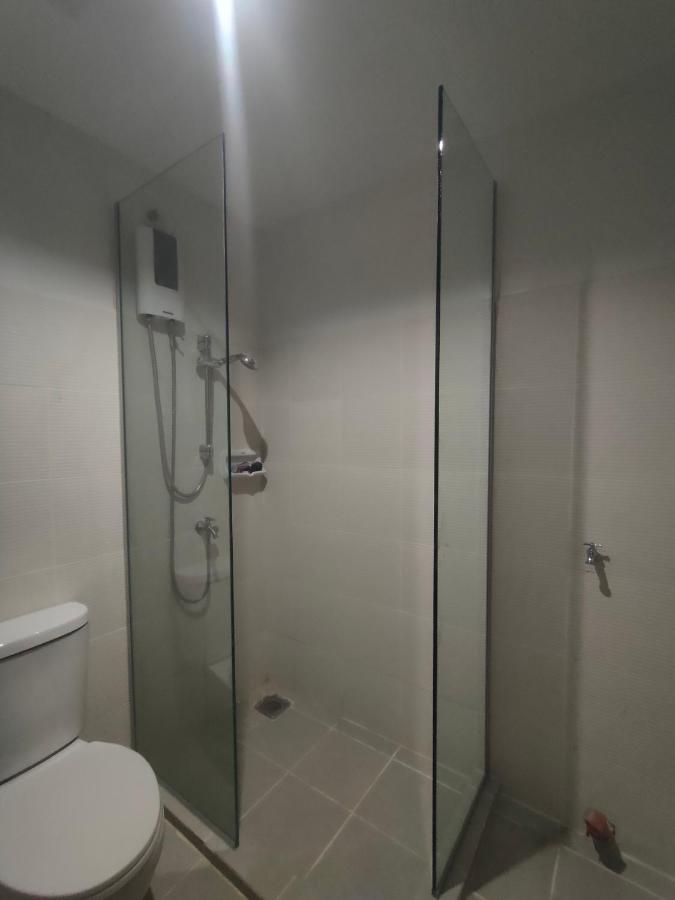 The Fifth By Belabeu - a stylish one-bedroom unit at Mesavirre Garden Residence - B&B Bacolod City