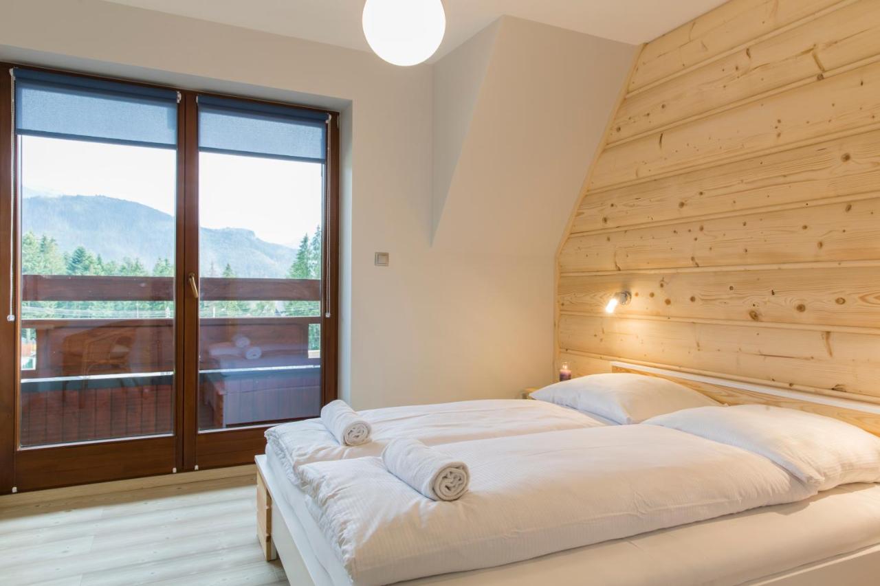 Apartment mit Balkon