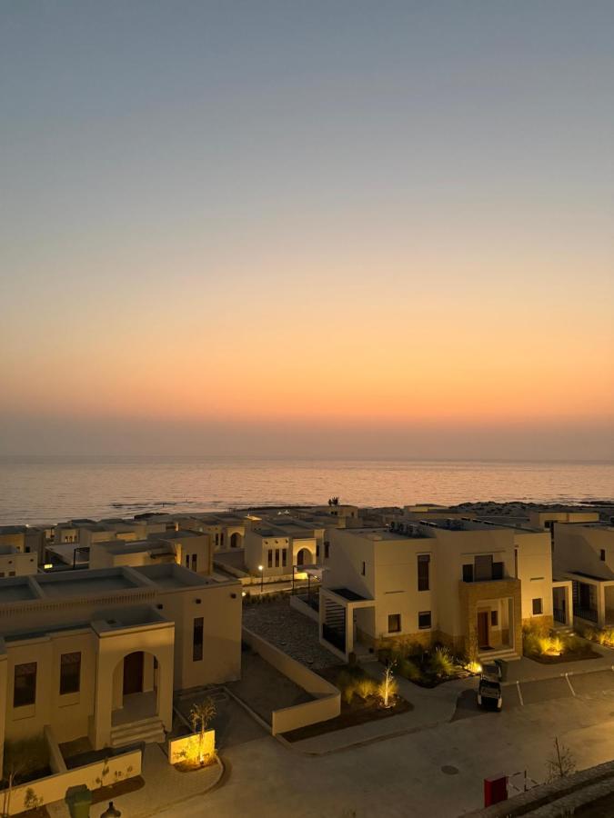 Sifahbeachfront Apartment - Bed and Breakfast As Sīfah