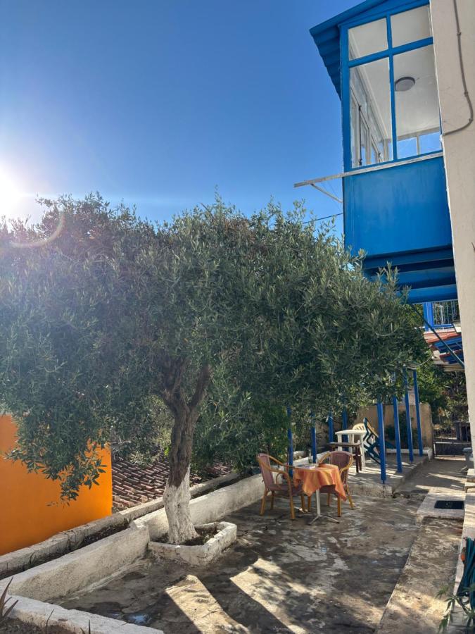 Olive Stonehouse - B&B Plomari