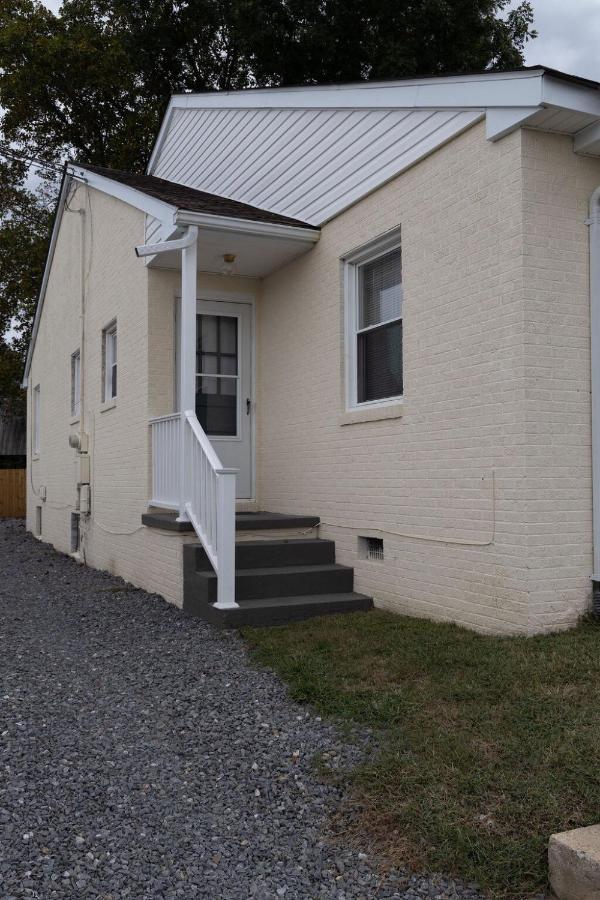 Downtown Delight King Beds Comfort & the Greenway! - B&B Mount Airy