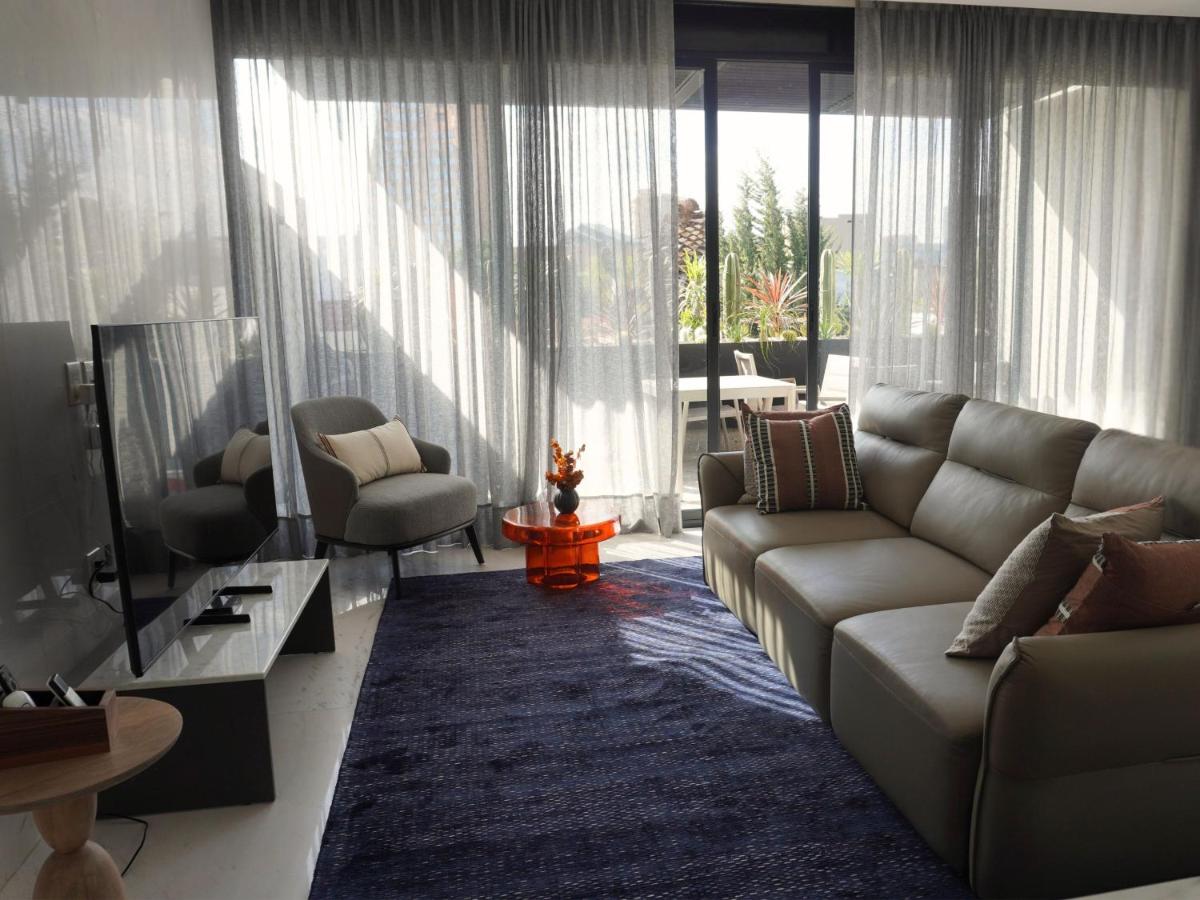 Three-Bedroom Deluxe Apartment