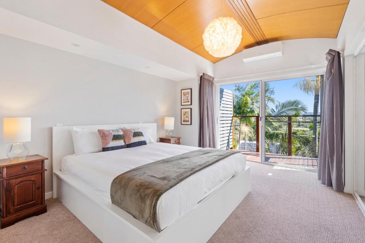 Paradise Palms-Resort Retreat with panoramic views - B&B Kurrara