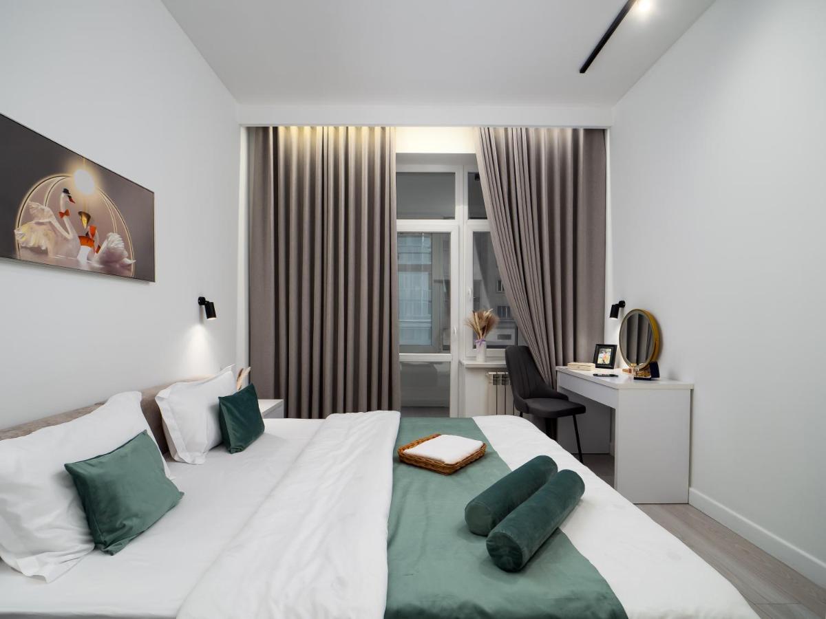 Deluxe One-Bedroom Apartment with City View