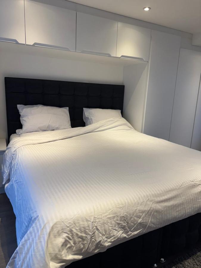 Comfy En-suite King Size room - Chambres d’hôtes Hornchurch