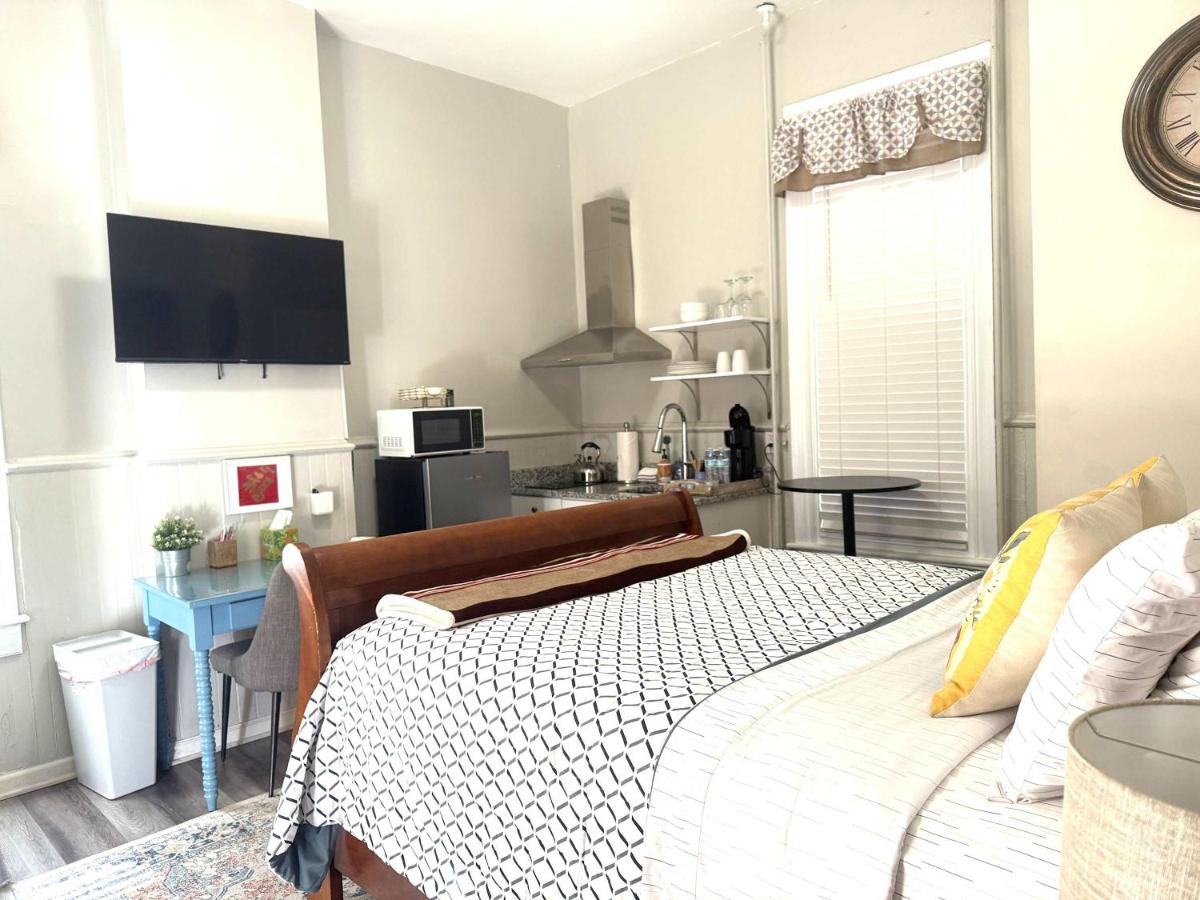 Cozy nest private porch museums free parking - Ferienwohnung Richmond