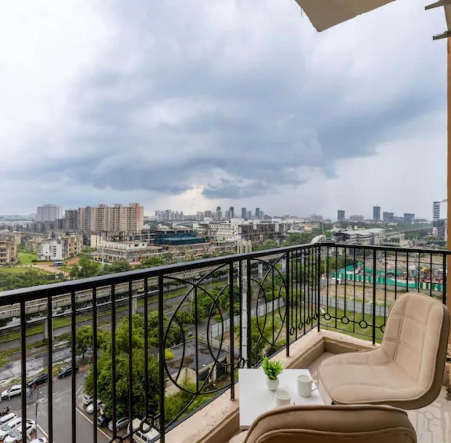 Luxuryhome - Bed and Breakfast Greater Noida