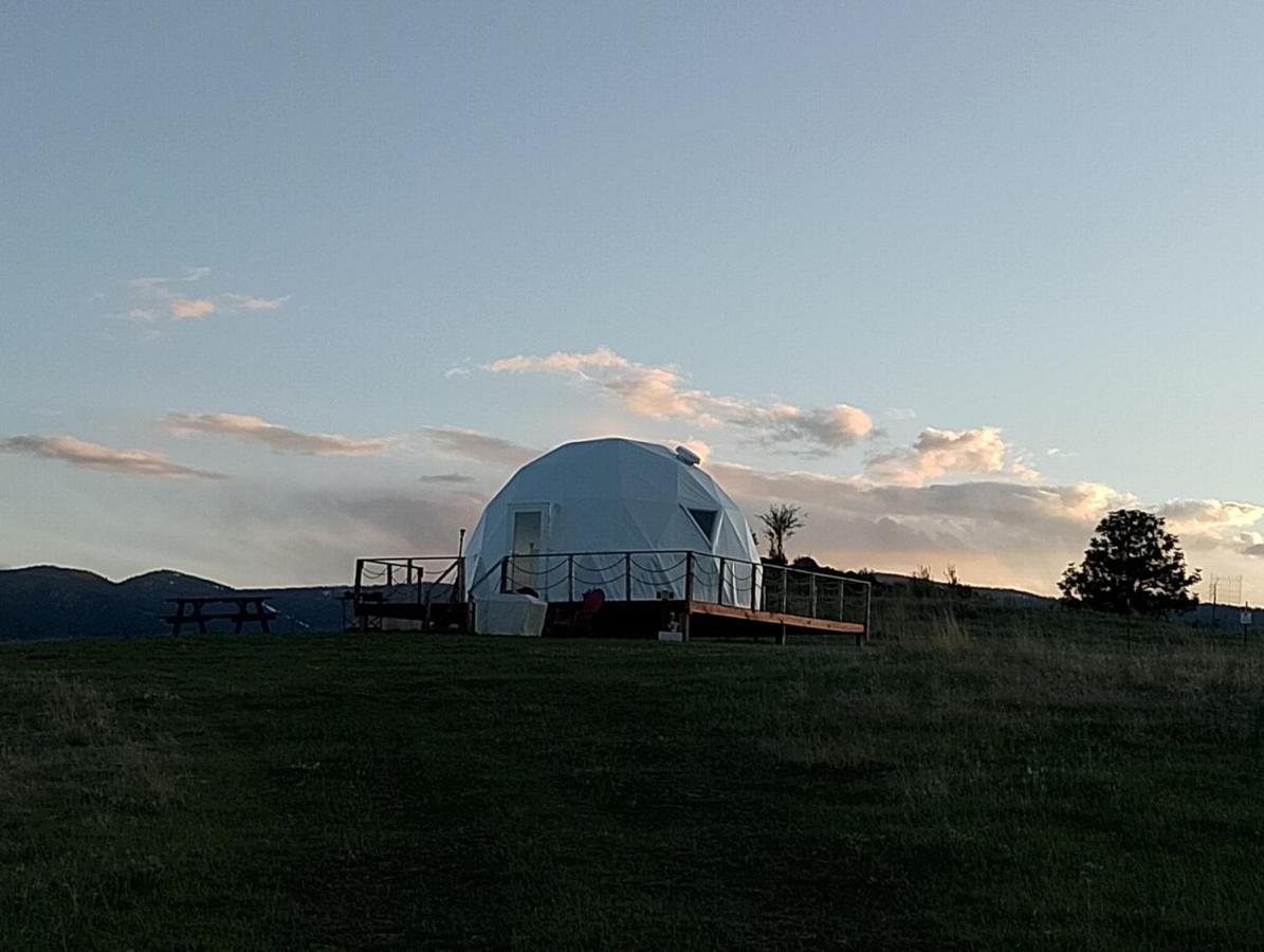 Beautiful Dome for a Romantic Glamping Escape with Breathtaking Views in Montana - B&B Plains