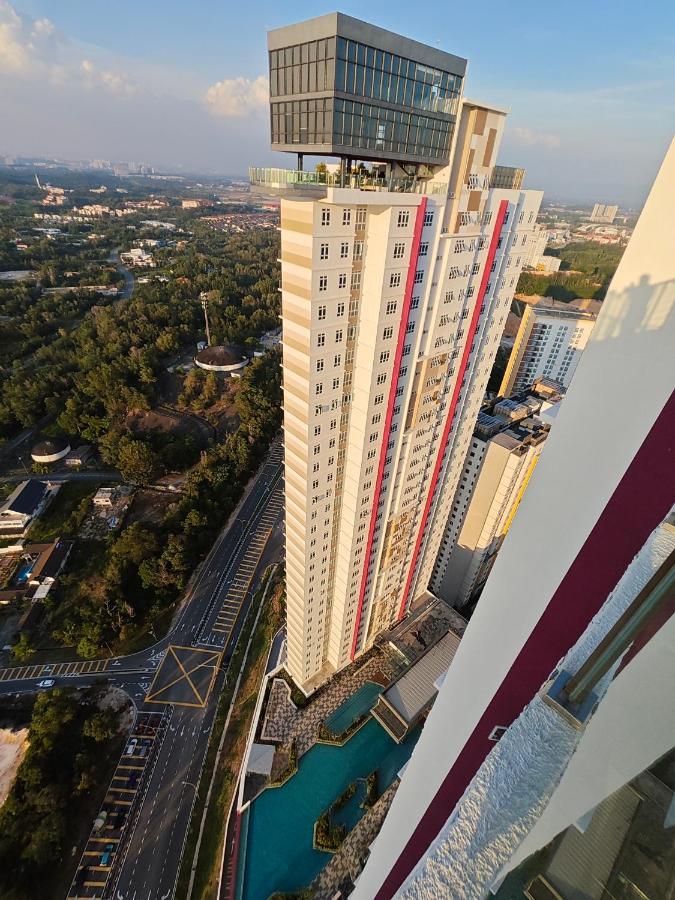 HI Studio Mesahill Premier - KLIA - Bathtub - WIFI & NETFLIX - B&B Kampung Baharu Nilai