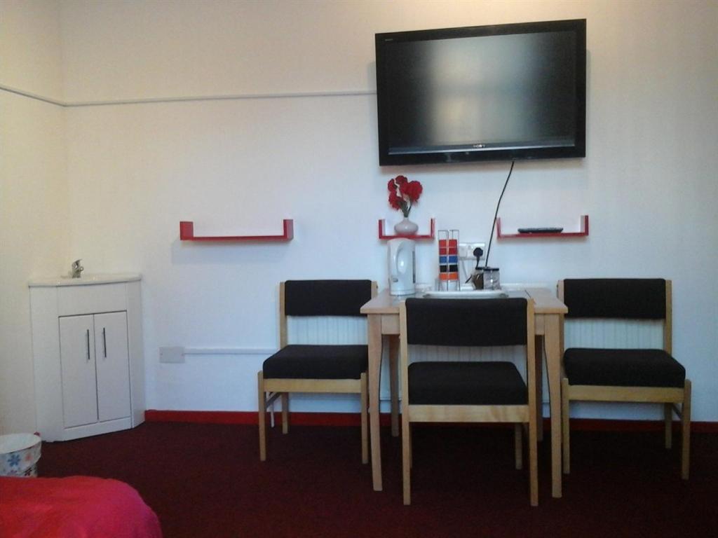 Vierpersoonskamer met Gedeelde Badkamer