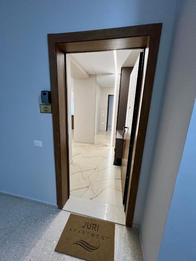 Juri Apartament Lungomare Vlorë - Chambres d'hôtes Vlora