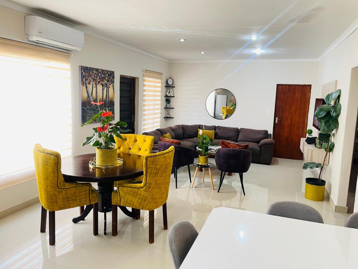 Mnqobi Lifestyle Apartments - B&B Mbombela