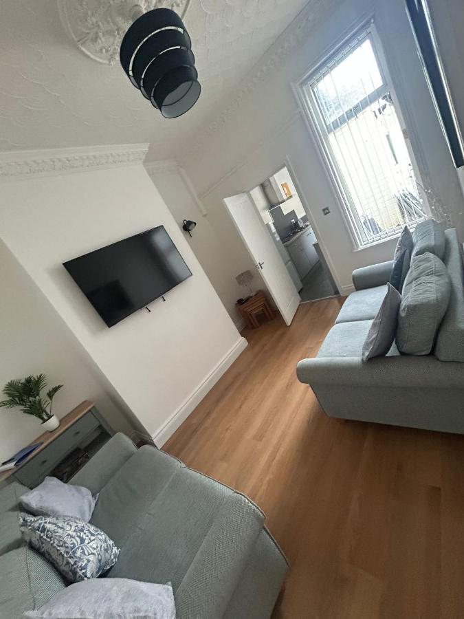 Book Me! Prime 2 BED House sleeps 6 Contractors - Ferienwohnung Balne