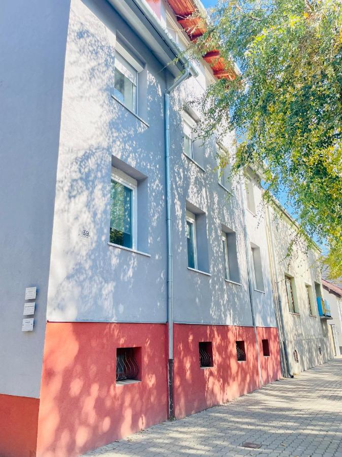 Alpesi Apartman Downtown - B&B Sopron