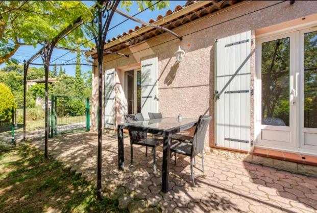 logement indépendant avec jardinet - Chambres d’hôtes Bouc-Bel-Air