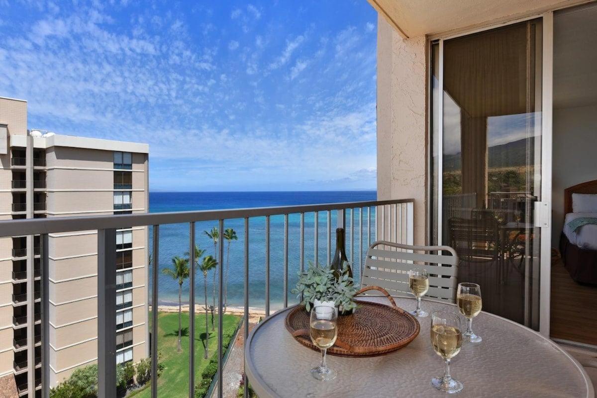 Royal Kahana 1020 · RK 1020 BeachFront 2BD Condo w Ocean Views A - B&B Kahana
