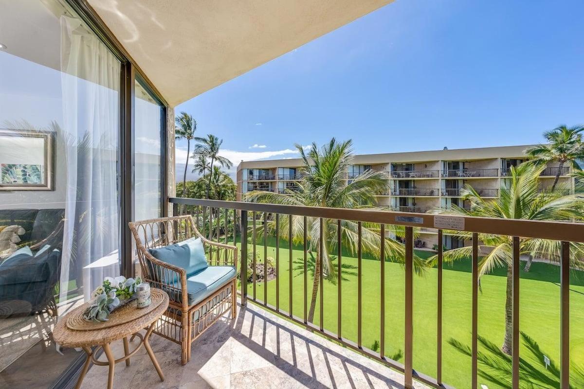 Maui Sunset A404 · MSN A404 OceanFront Remodeled Condo - Bed and Breakfast Kīhei