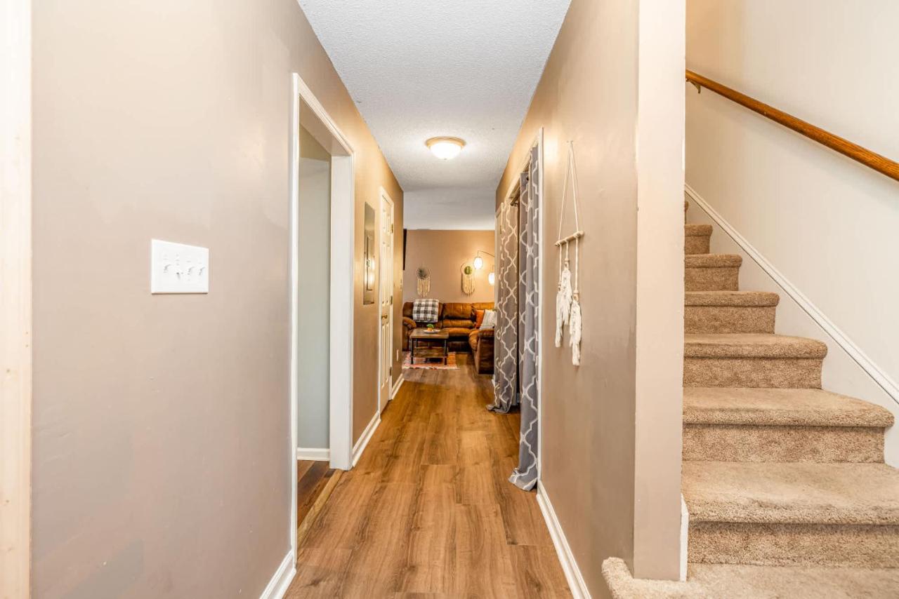 The Terry Sanford Guest House Apt C - Bed and Breakfast Fayetteville