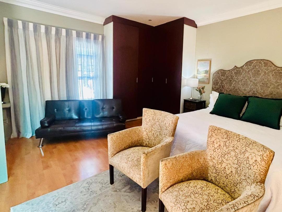 Queen Room - Disability Access